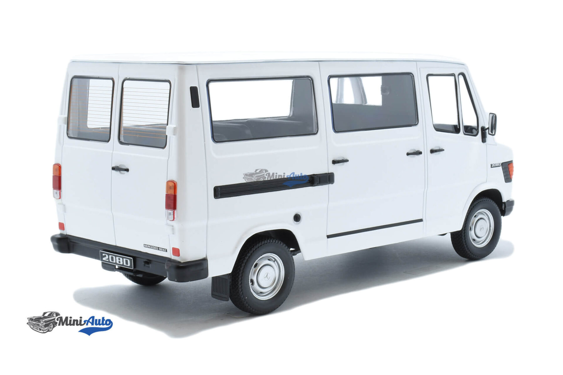 Mercedes Benz 208D Minibus - 1988 - White - Image 2