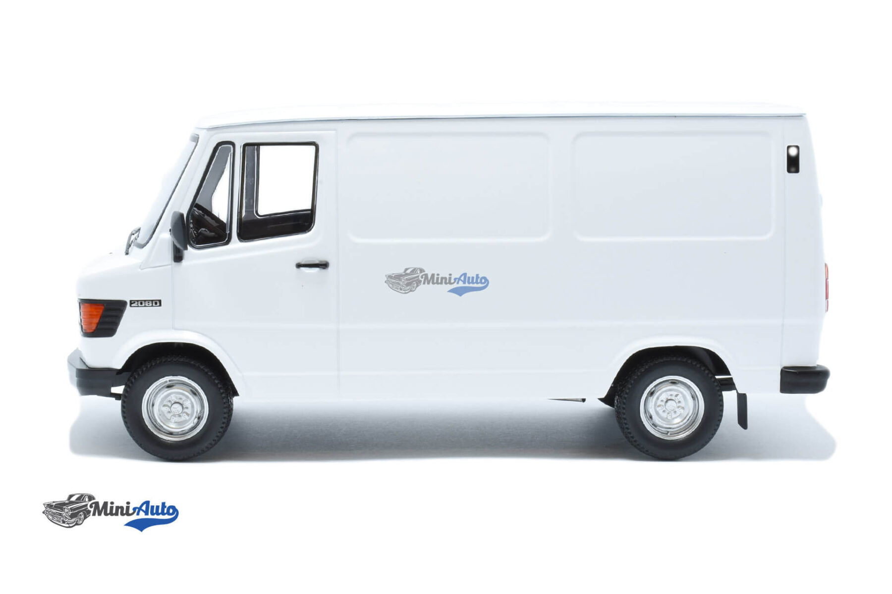 Mercedes Benz 208D Van - 1988 - White - Image 3