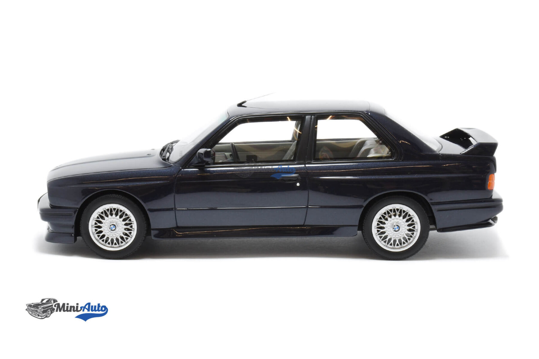 BMW M3 E30 - 1988 - Blue - Image 3