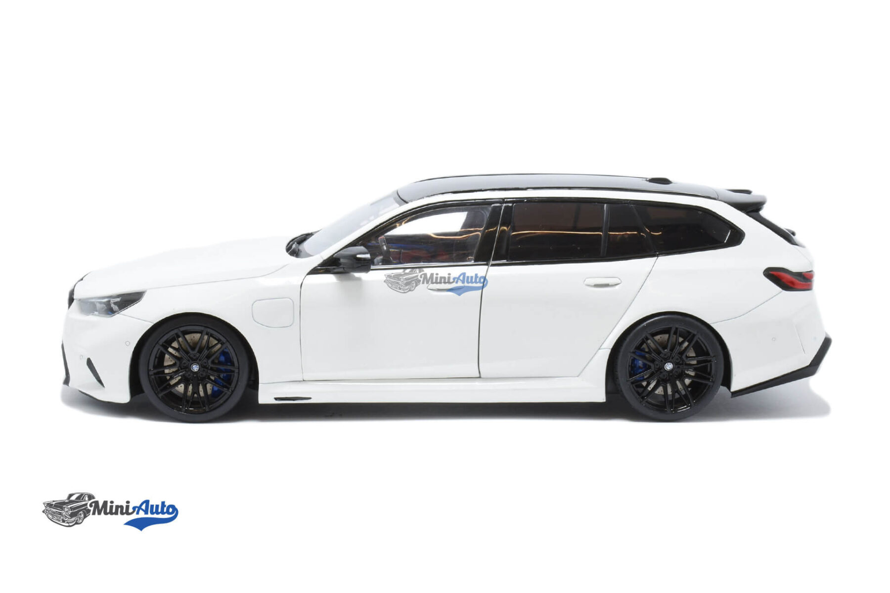 BMW M5 G99 Touring - 2025 - White - Image 5