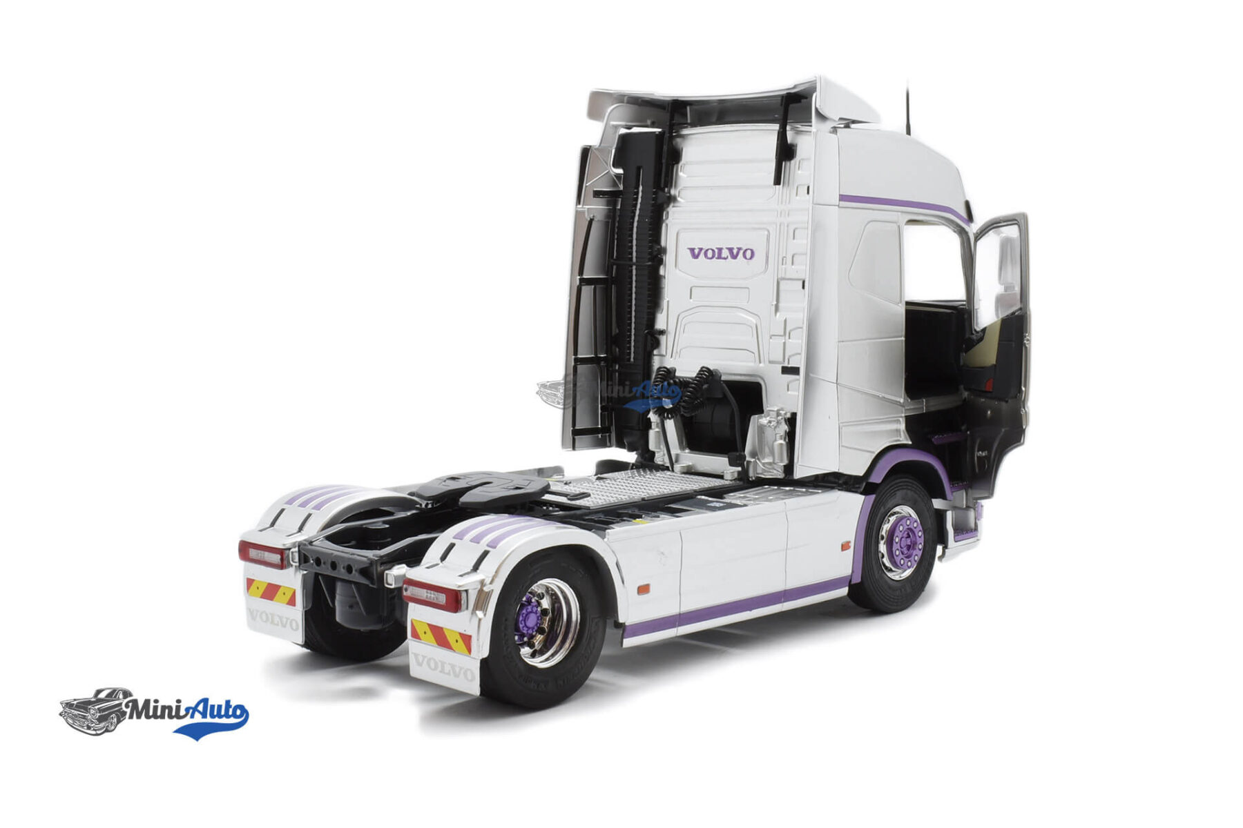 Volvo FH16 750 Globetrotter XL - 2023 - Silver - Image 4