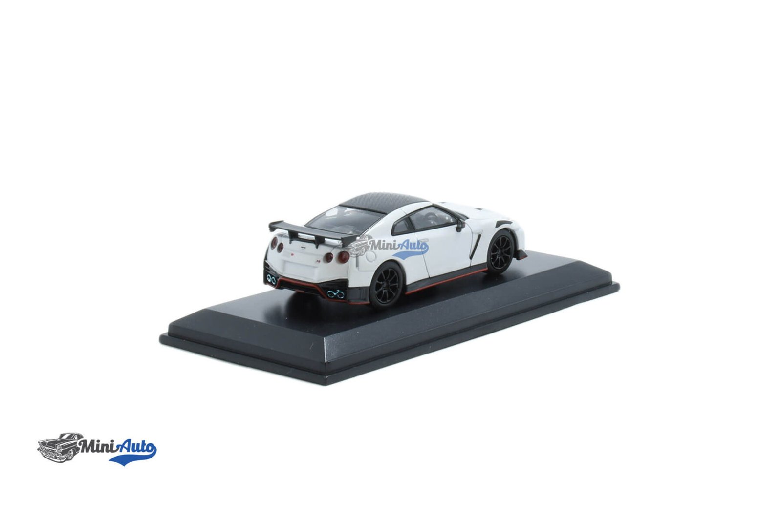 Nissan GT-R Nismo R35 Limited 1999pcs - 2020 - White - Image 2