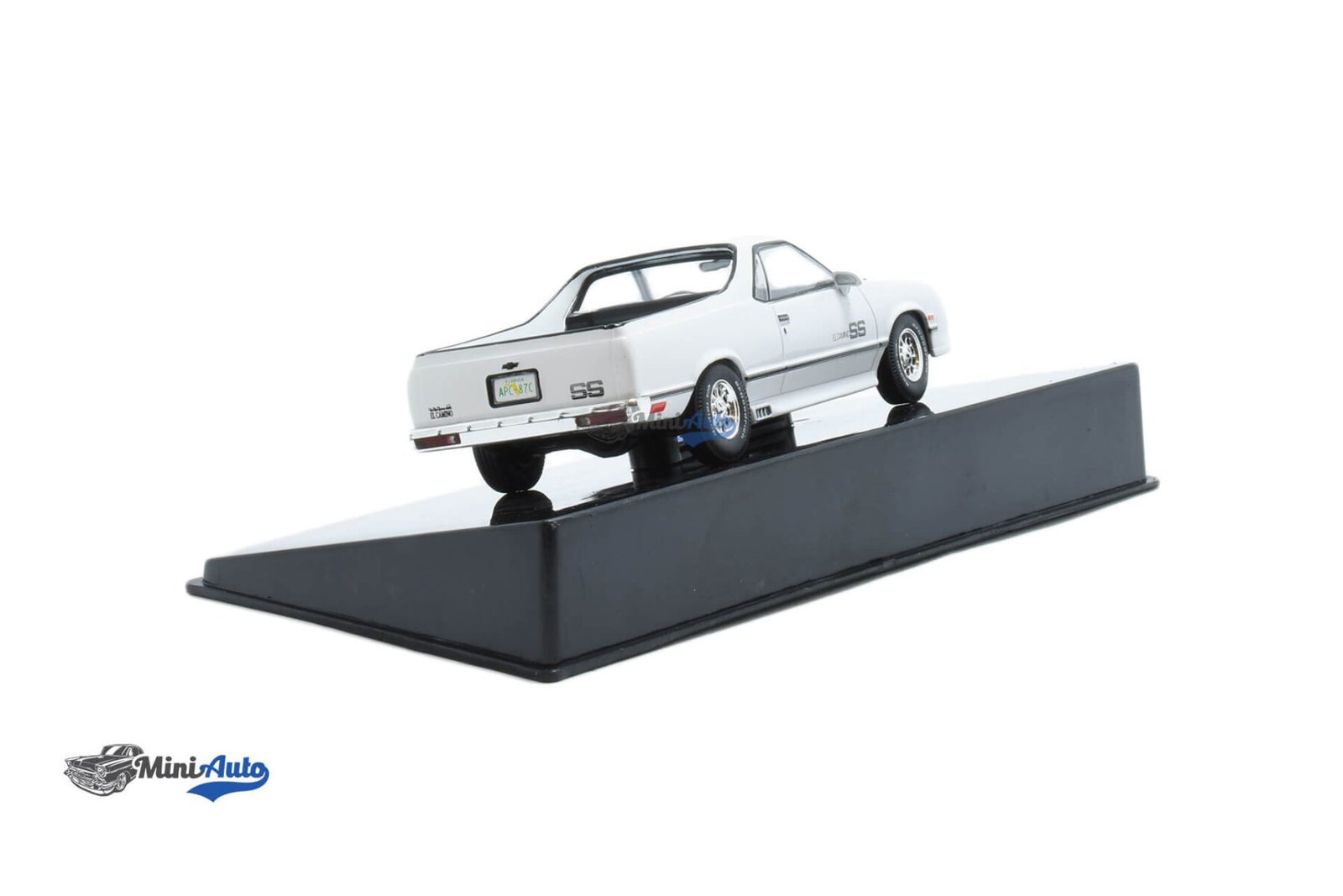 Chevrolet El Camino SS - 1987 - White - Image 2