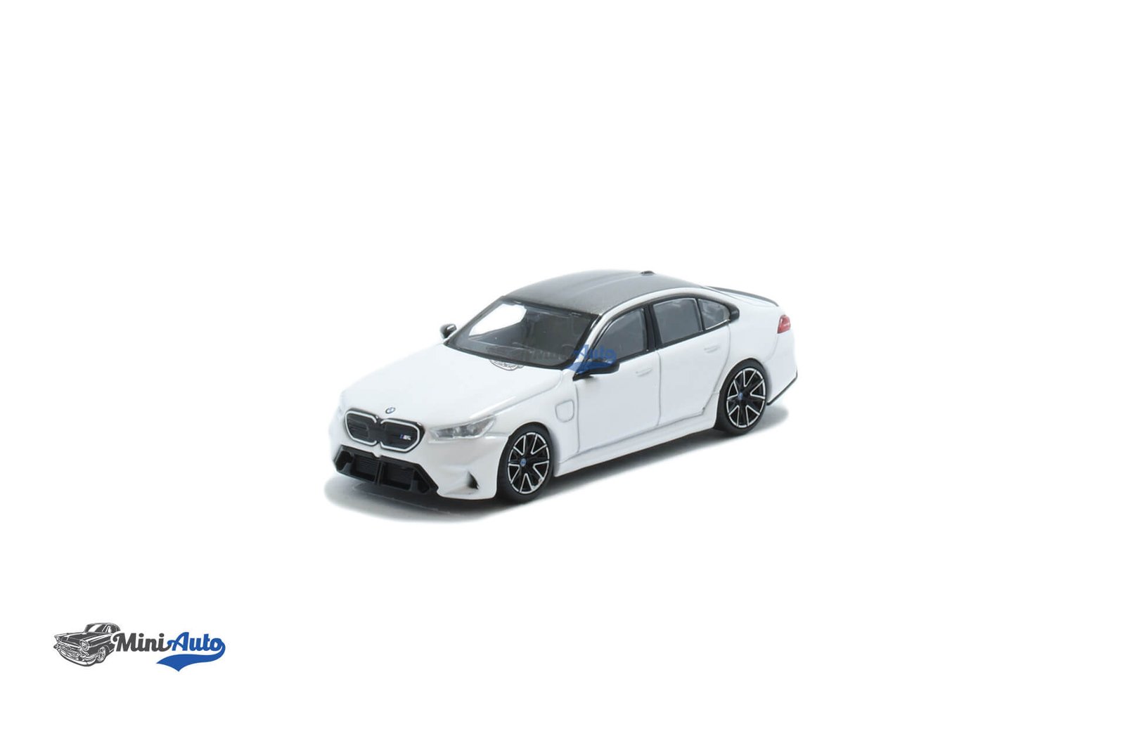 MGT01092-L---BMW-M5-G90---2025---White_1 BMW M5 G90 - 2025 - White - Image 1