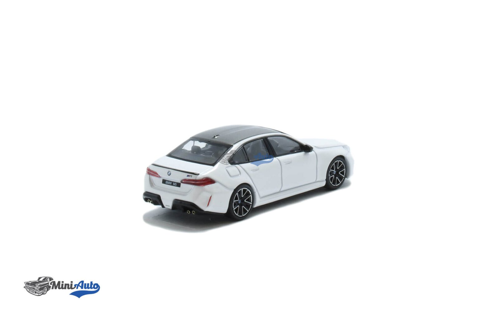 BMW M5 G90 - 2025 - White - Image 2