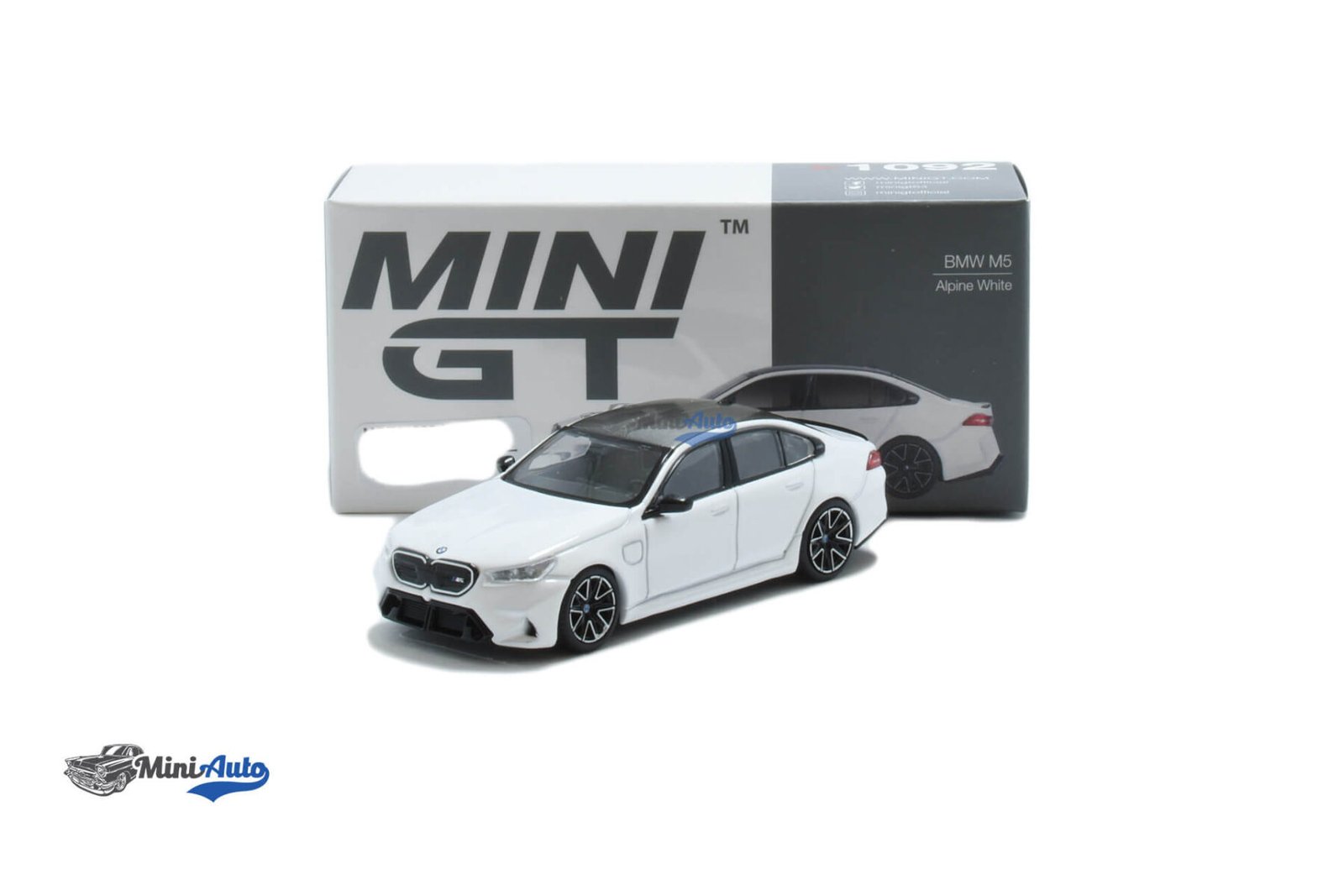 BMW M5 G90 - 2025 - White - Image 4