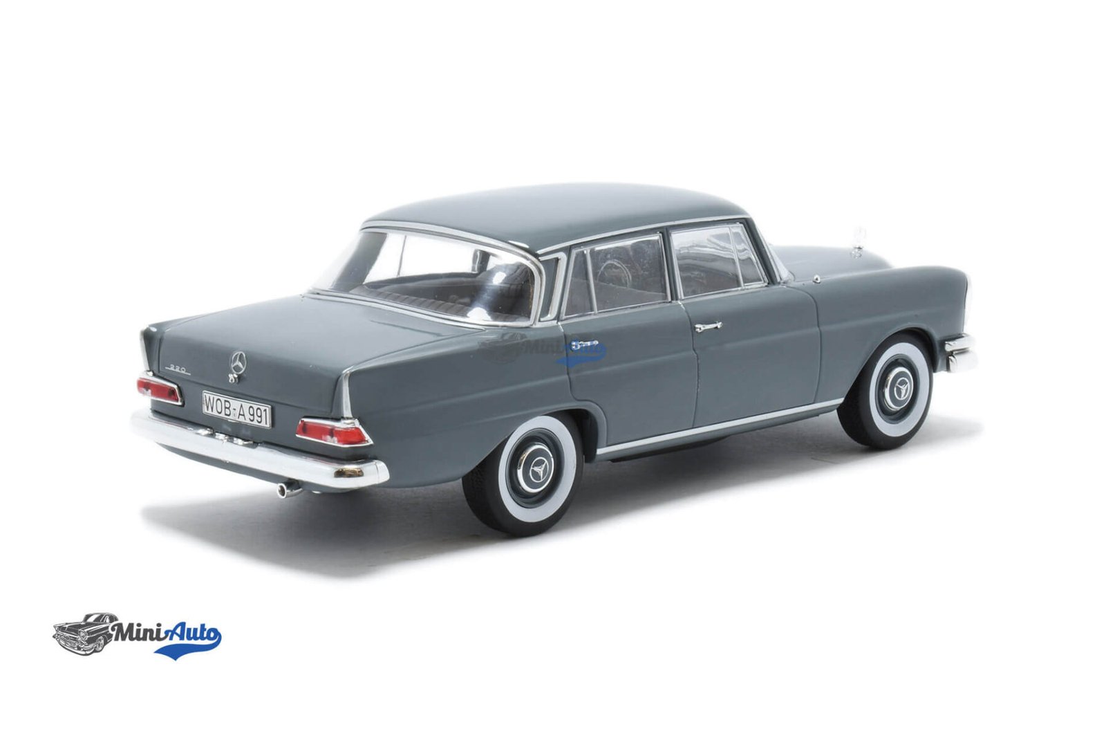 Mercedes Benz 220 W111 - 1962 - Grey - Image 2