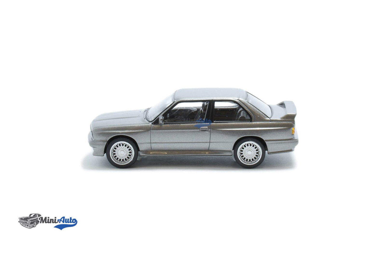 BMW M3 E30 - 1986 - Grey - Image 3