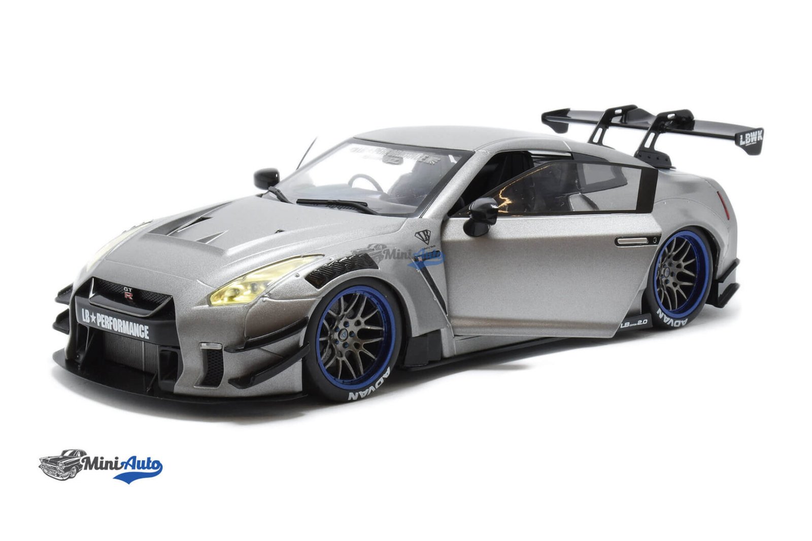 Nissan GT-R R35 LWB - 2023 - Silver - Image 2