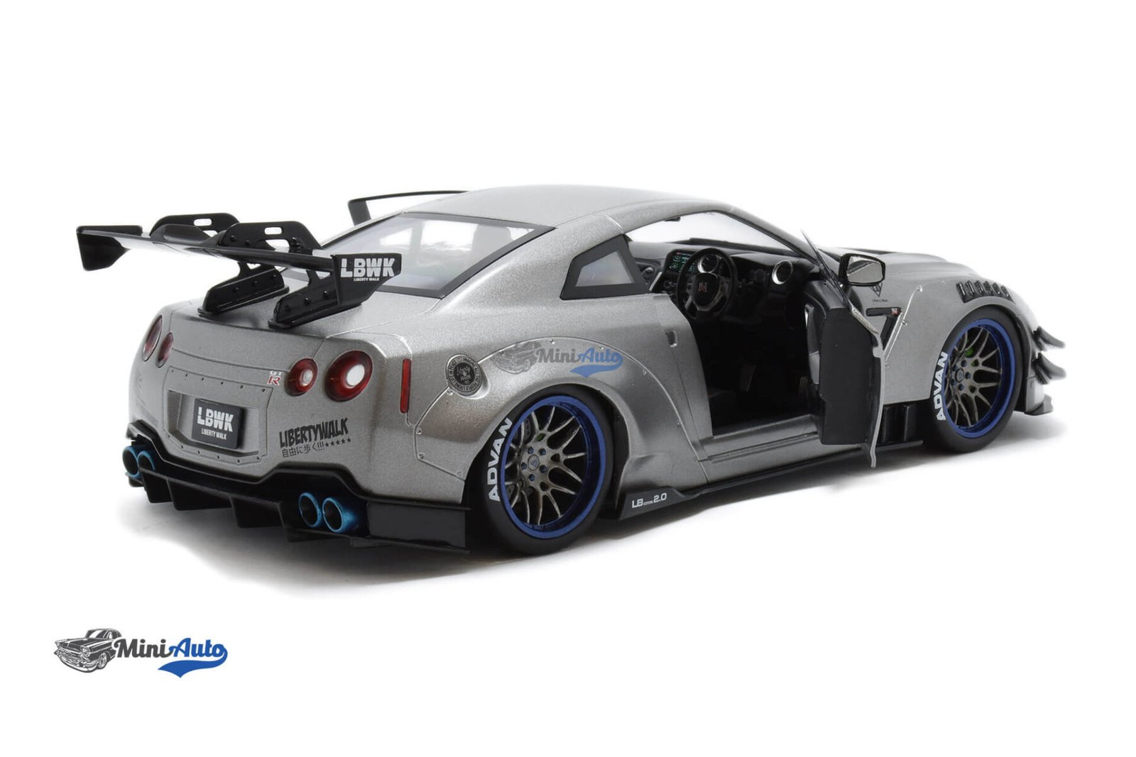 Nissan GT-R R35 LWB - 2023 - Silver - Image 4
