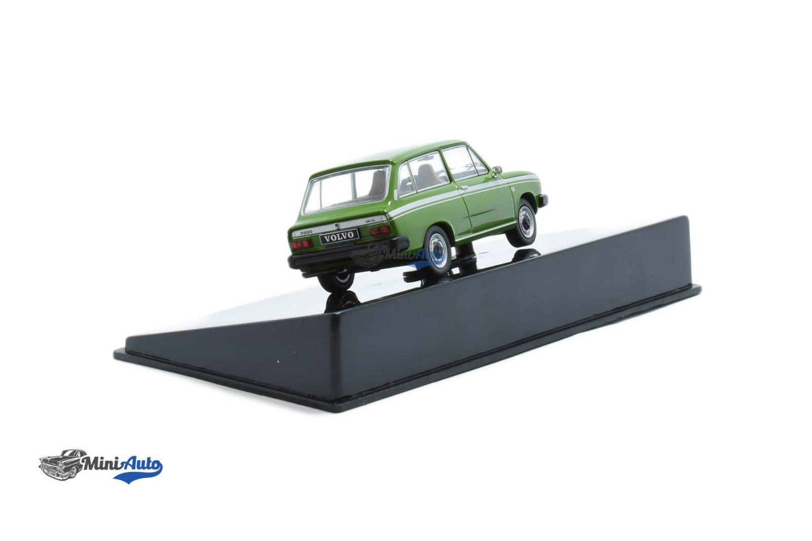 Volvo 66 Kombi - 1975 - Green - Image 2