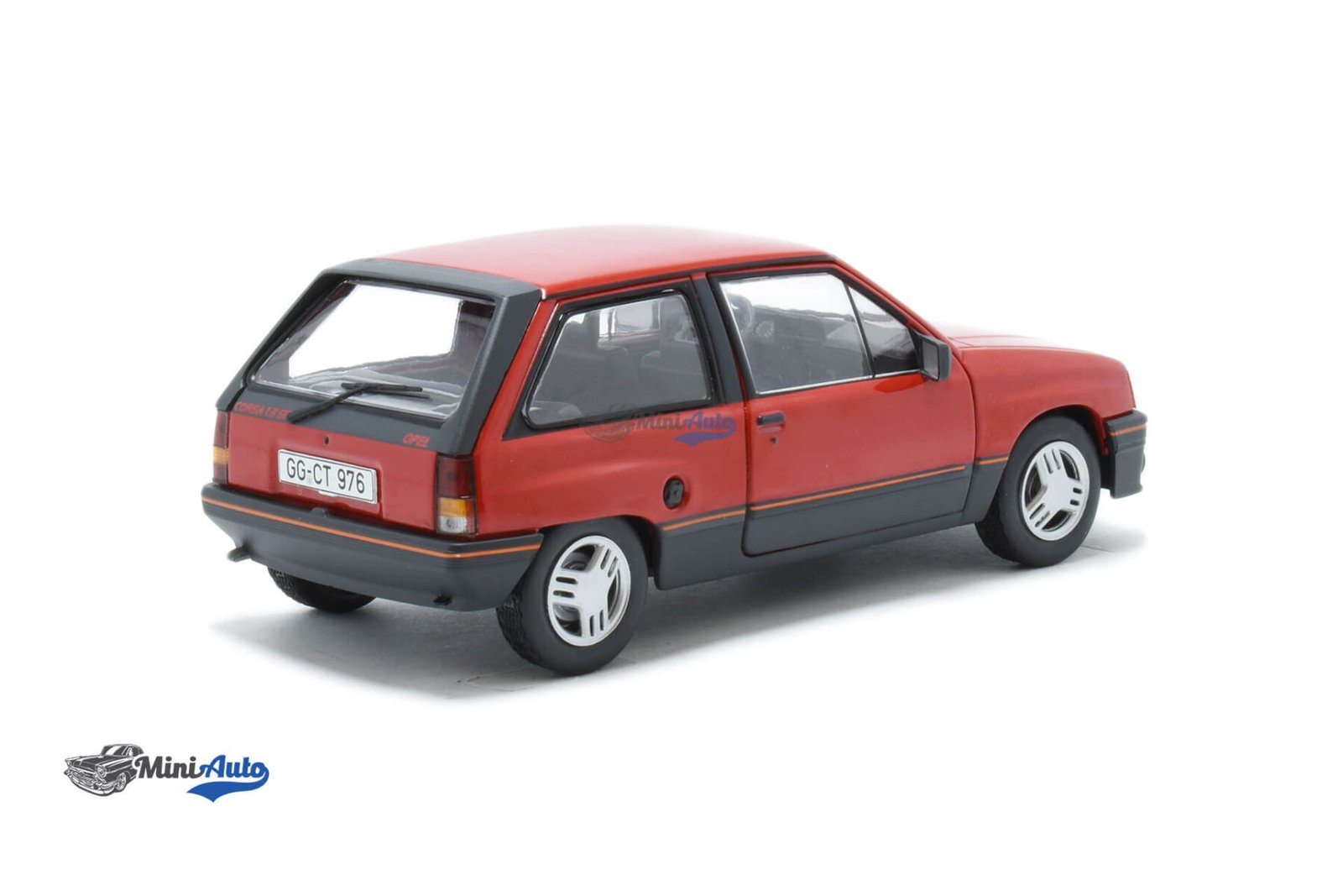Opel Corsa 1.3 SR - 1983 - Red - Image 2