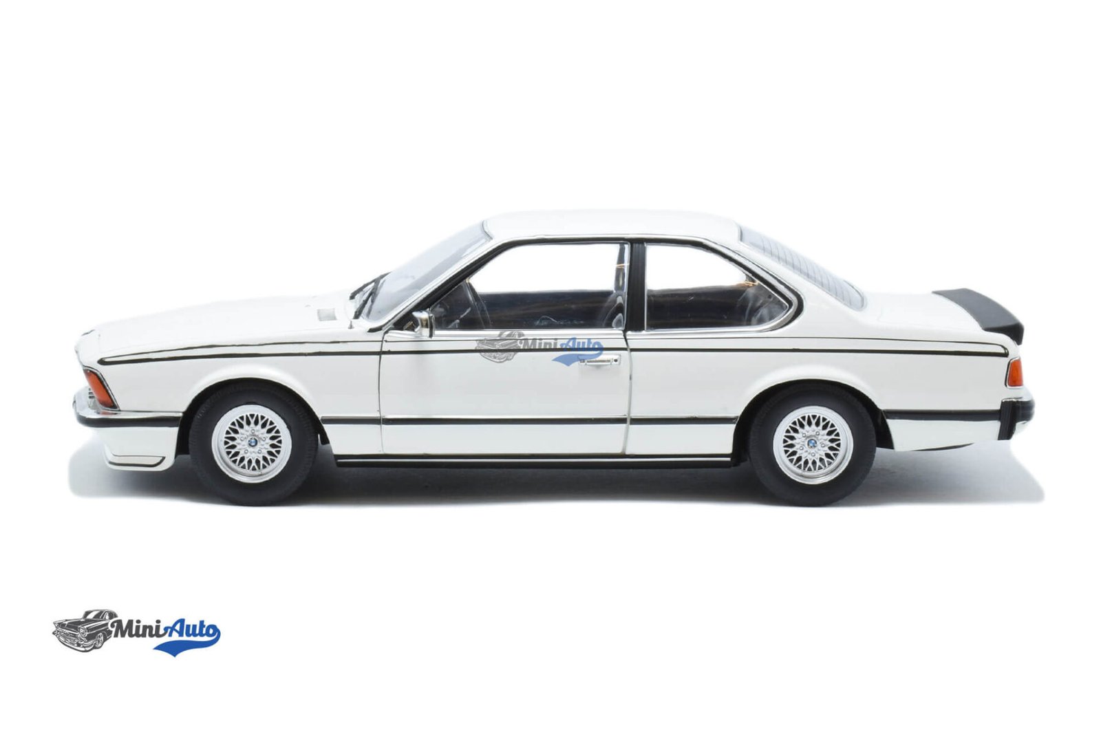 BMW E24 635 CSi - 1984 - White - Image 5