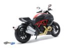 Ducati Diavel Carbon - 2011 - Red - Image 2
